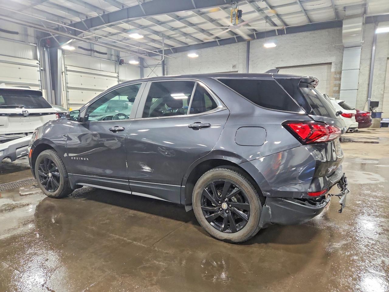 2022 Chevrolet Equinox Lt - Image 2