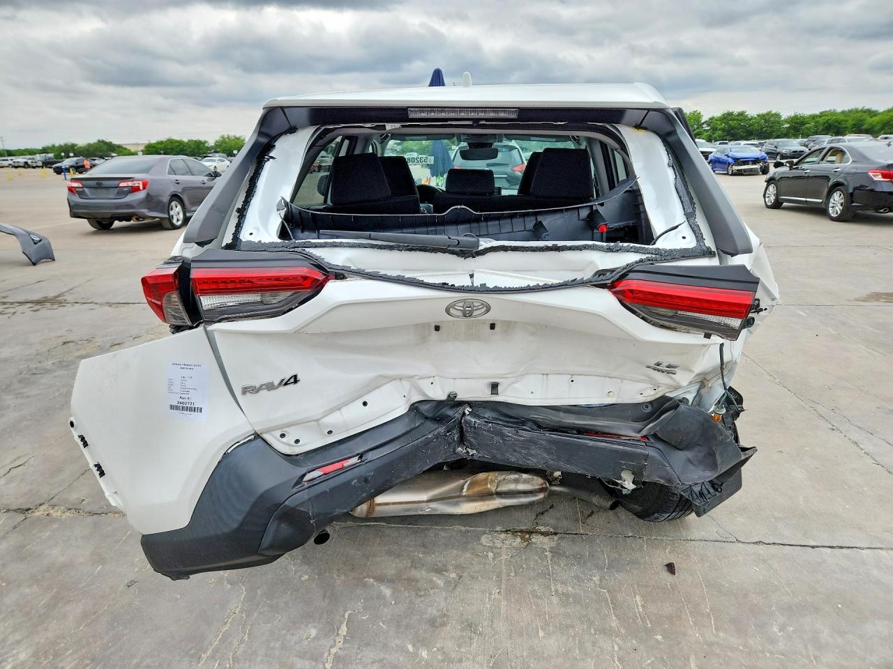 2022 Toyota Rav4 Le - Image 6
