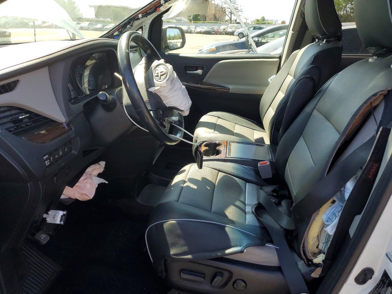 2015 Toyota Sienna Limited Premium 7-Passenger - Фото 7