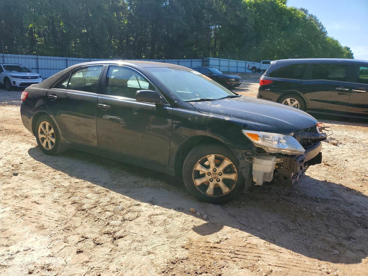 2011 Toyota Camry Le - Image 4