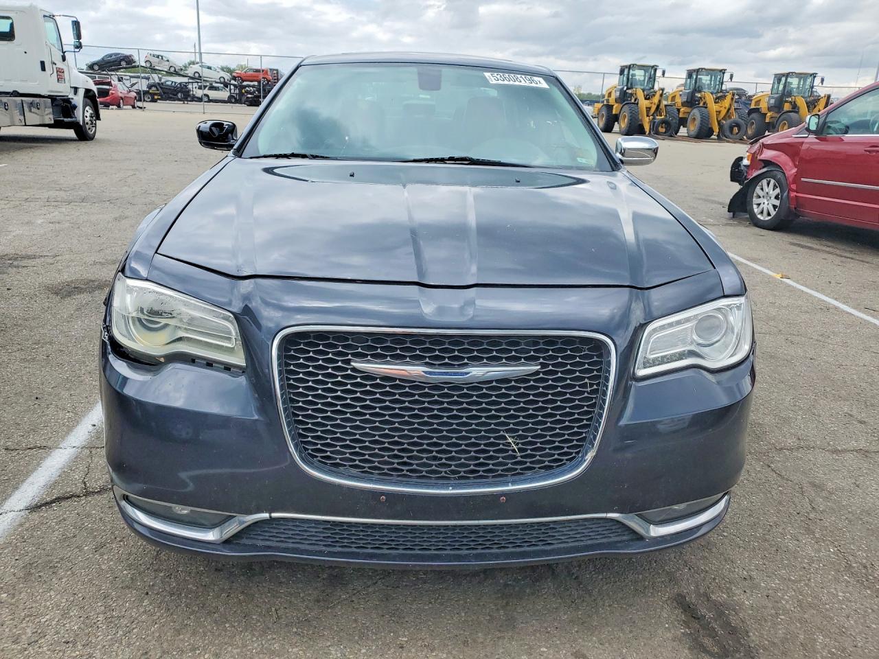 2017 Chrysler 300C - Фото 5