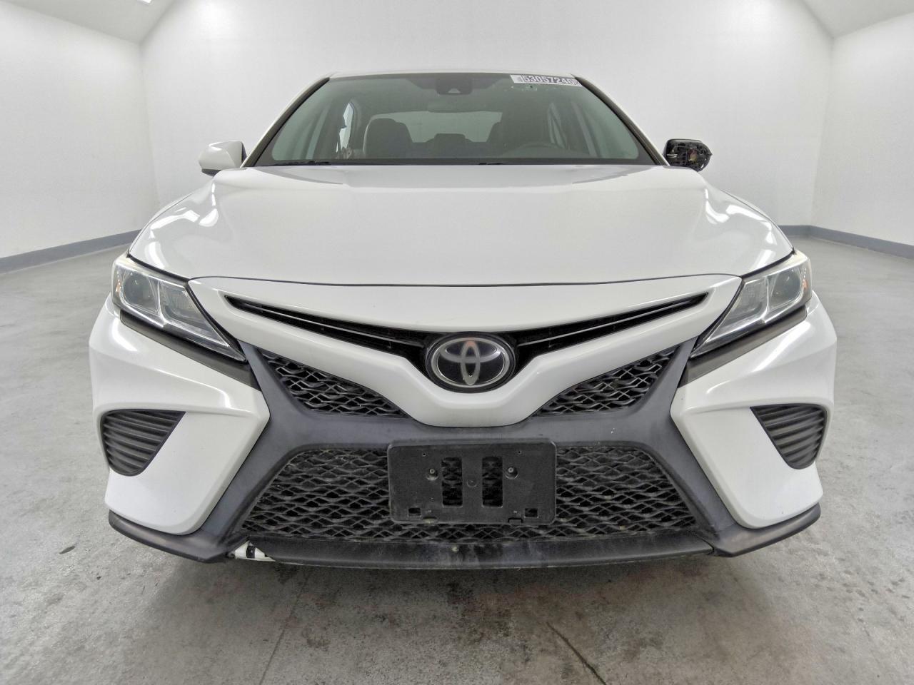 2019 Toyota Camry Se - Фото 5