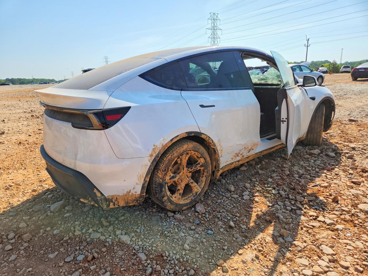 2026 Tesla Model Y - Фото 3