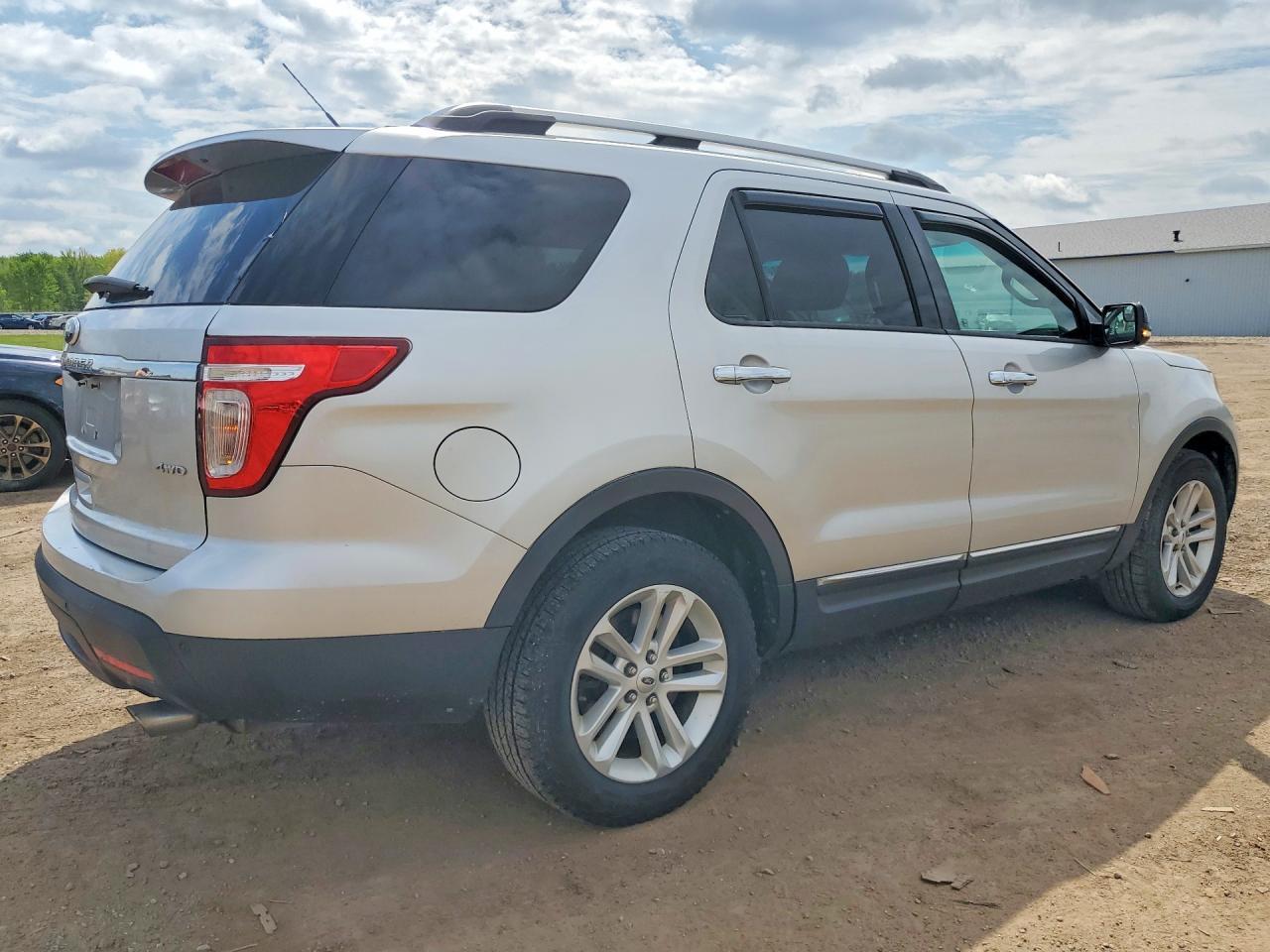 2014 Ford Explorer Xlt - Image 3