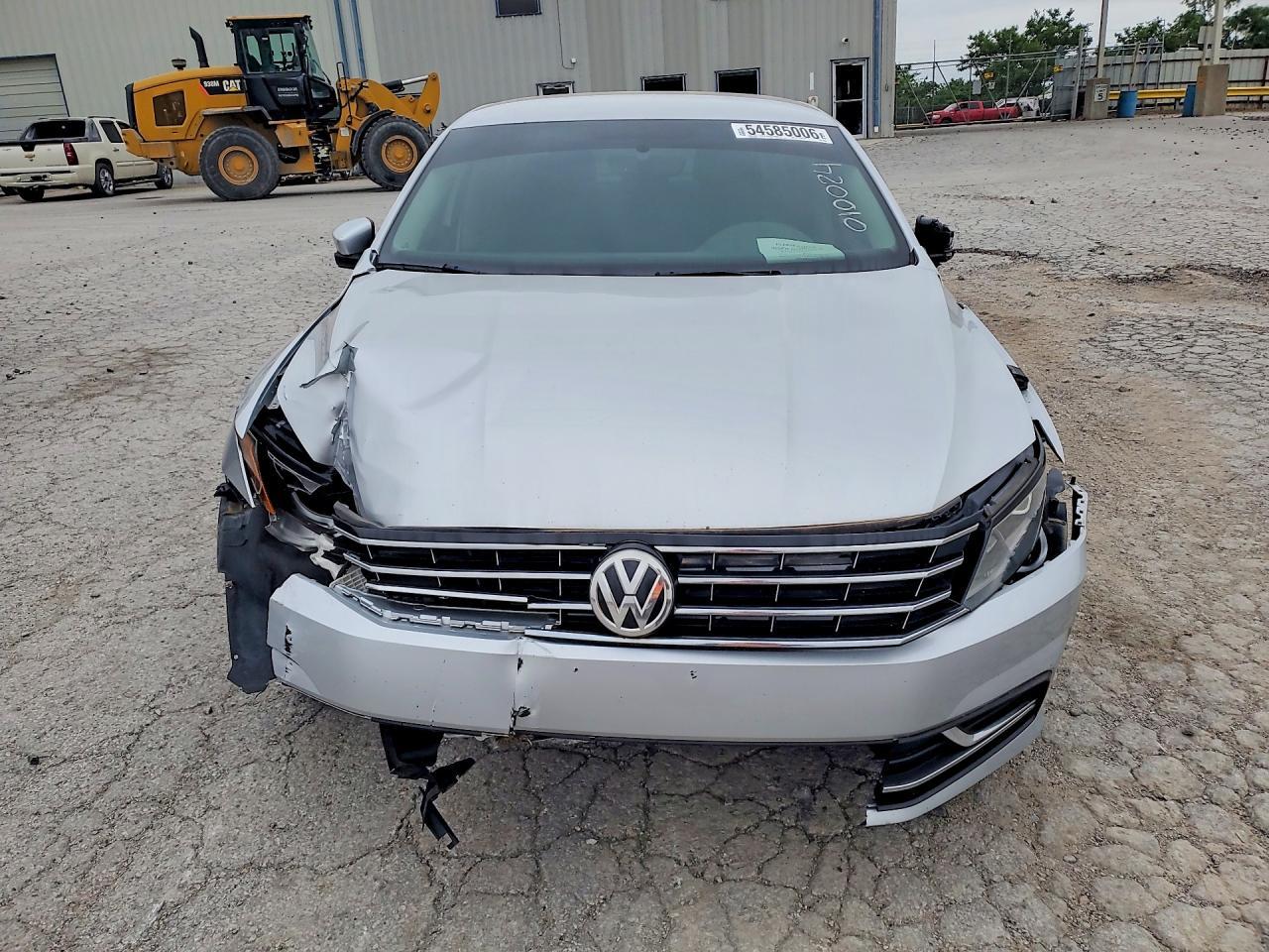 2017 Volkswagen Passat S - Фото 5