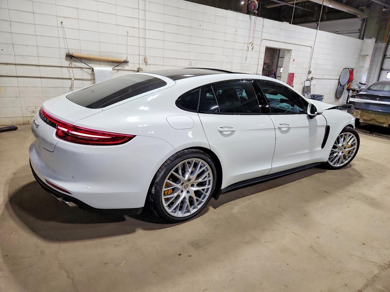 2019 Porsche Panamera 4S - Фото 3