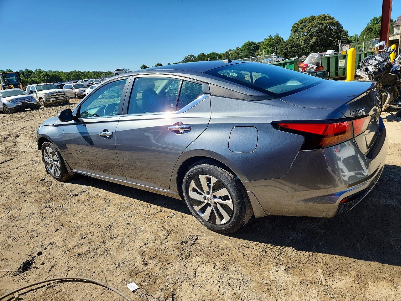 2019 Nissan Altima S - Image 2