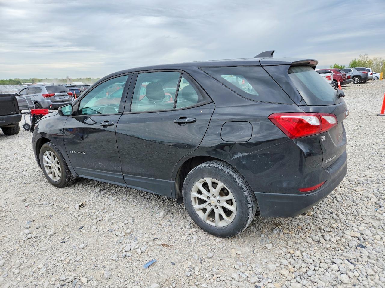 2019 Chevrolet Equinox Ls - Image 2