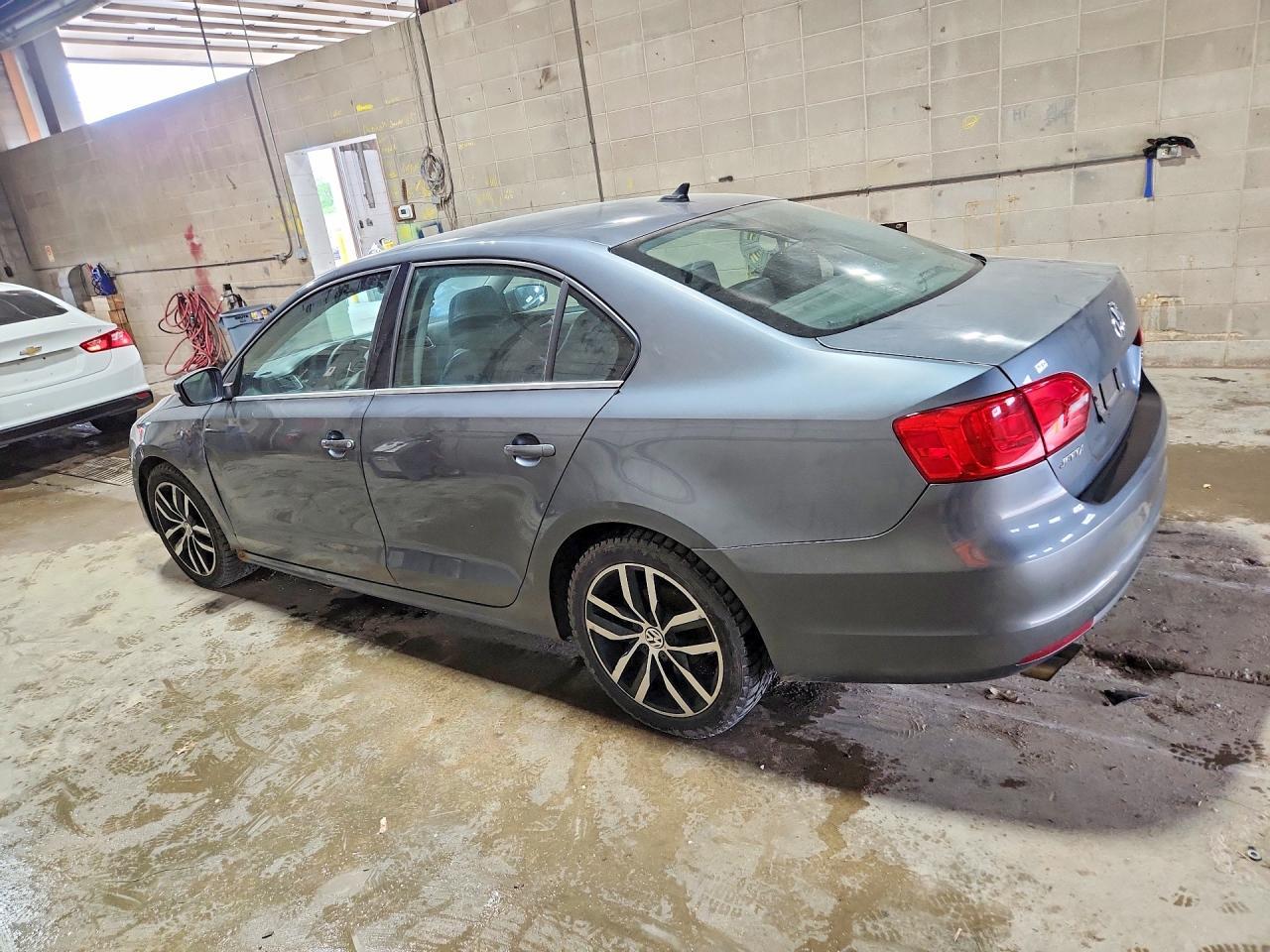 2013 Volkswagen Jetta S/Se - Фото 2