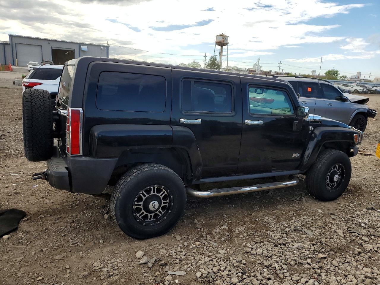 2007 Hummer H3 - Image 3