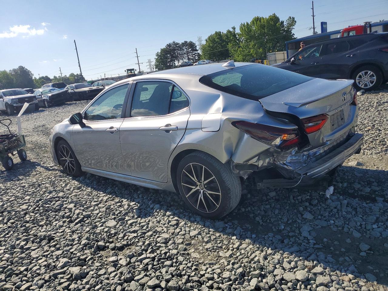 2023 Toyota Camry Se - Image 2