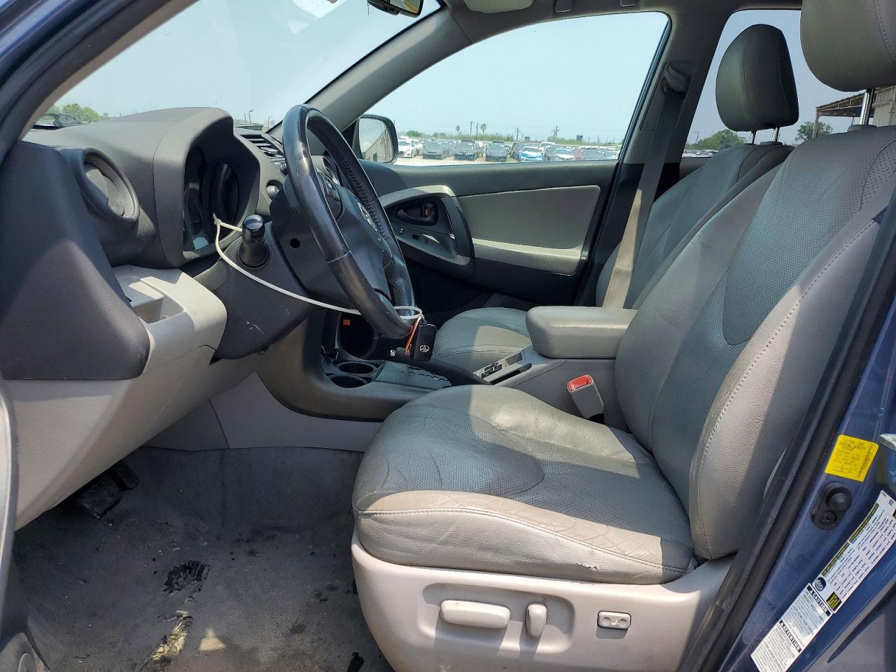 2011 Toyota Rav4 Limited - Image 7