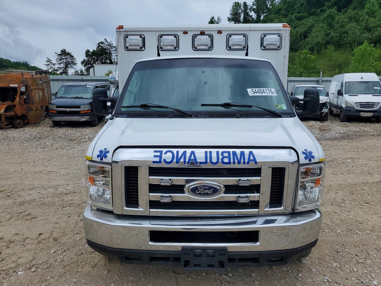 2018 Ford Econoline E350 Super Duty Cutaway Van - Фото 5