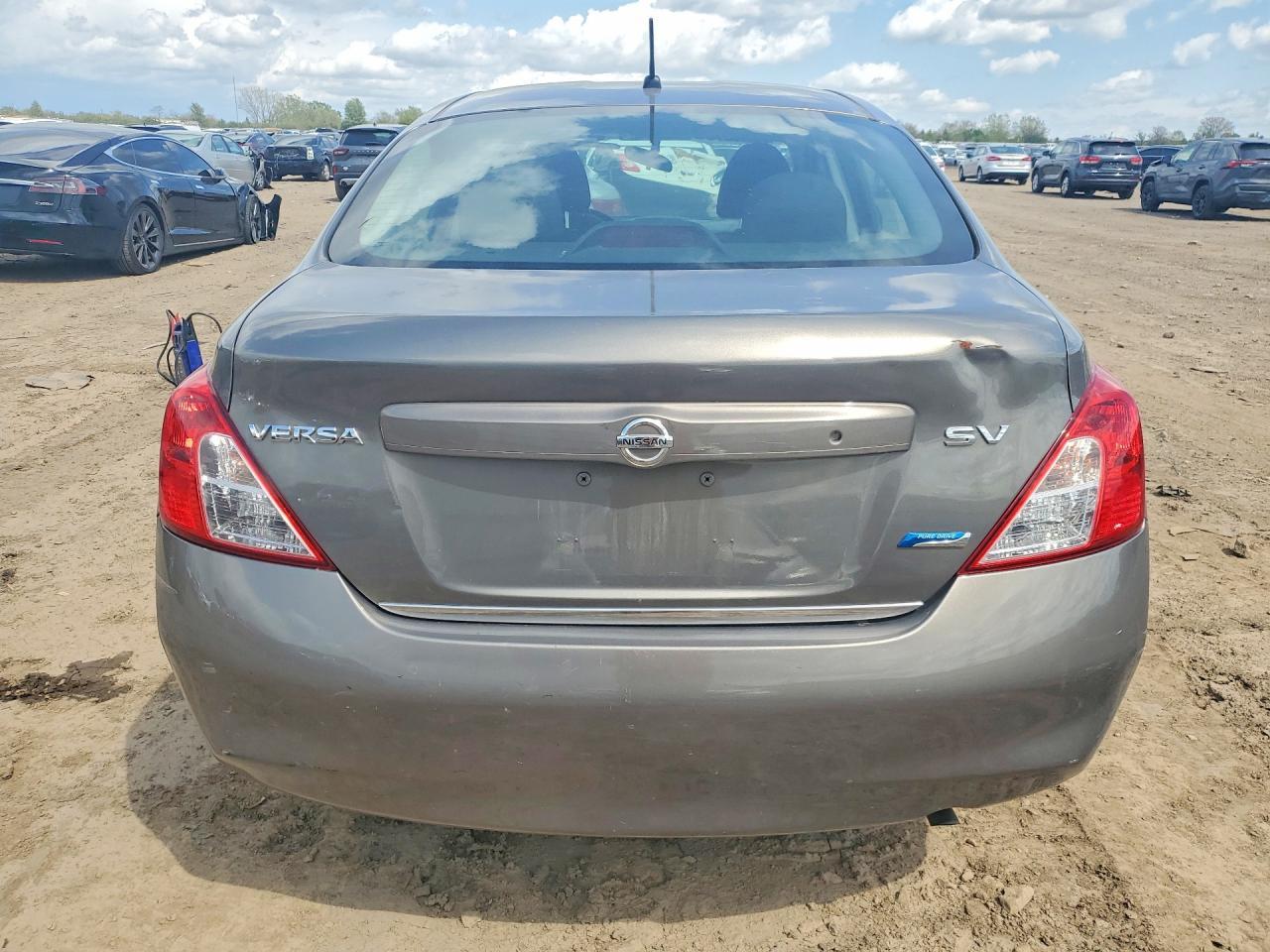 2012 Nissan Versa 1.6 S - Фото 6