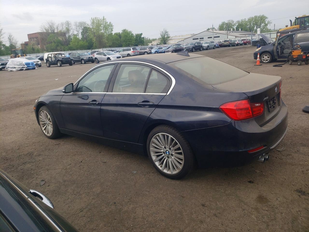 2014 BMW 3 Series - Image 2