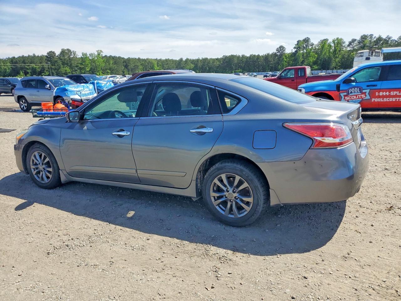 2015 Nissan Altima 2.5 S - Фото 2