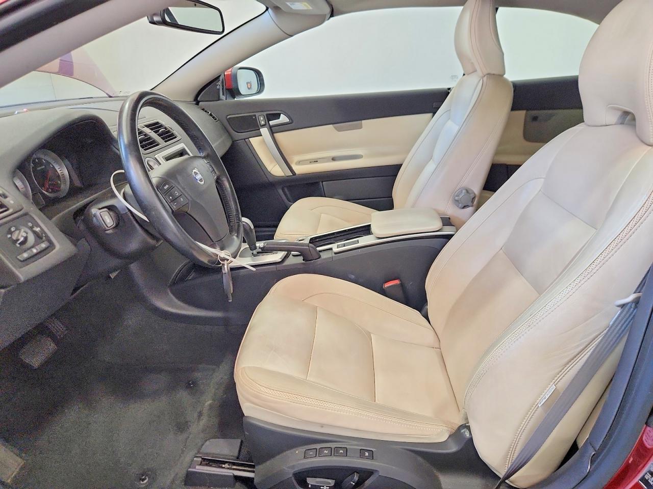 2011 Volvo C70 - Image 7