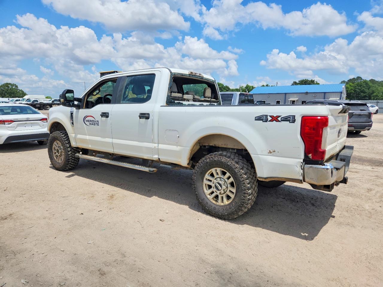 2017 Ford F350 Super Duty - Фото 2