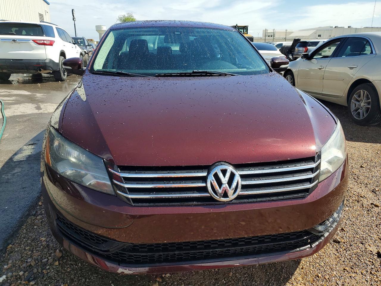 2014 Volkswagen Passat S - Image 5