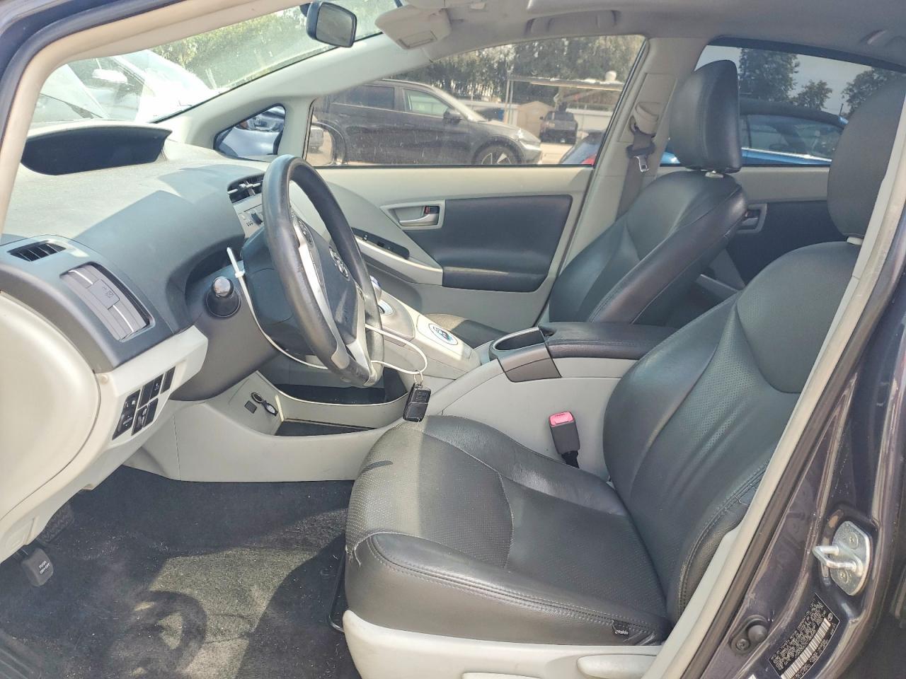 2012 Toyota Prius Three - Фото 7