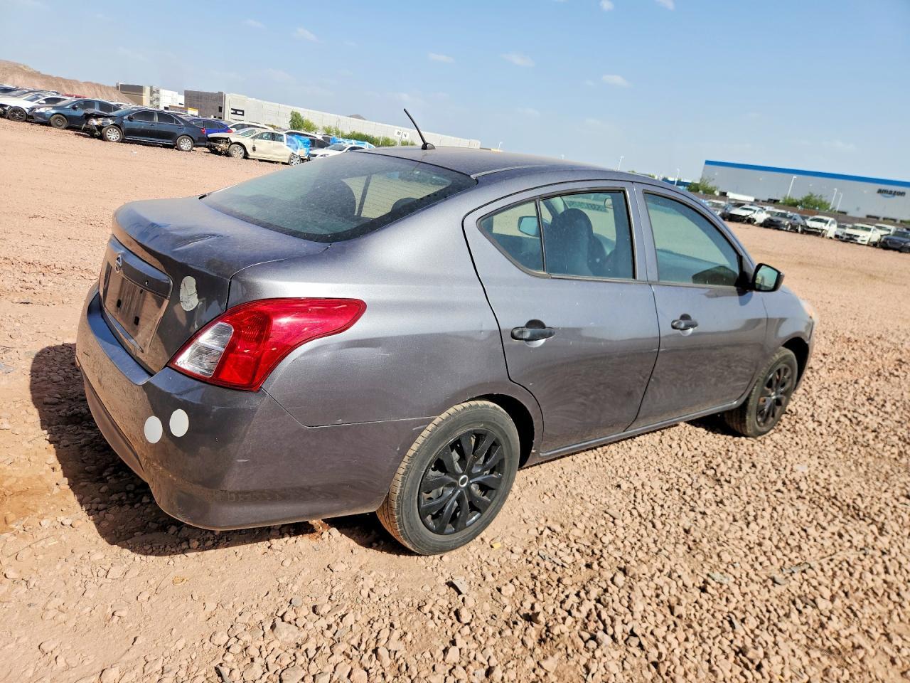 2016 Nissan Versa - Фото 3