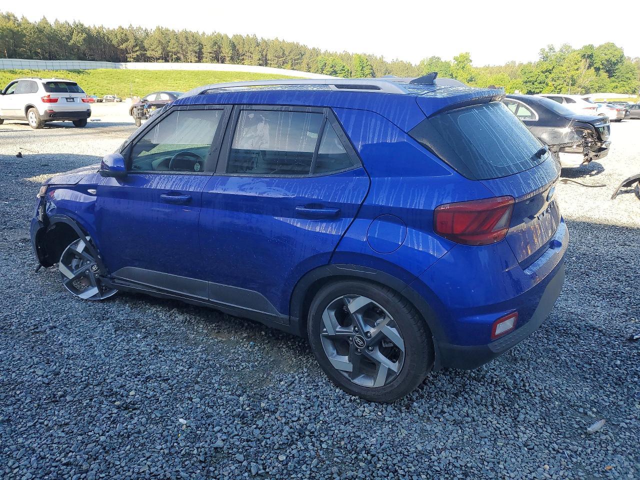 2022 Hyundai Venue Limited - Фото 2