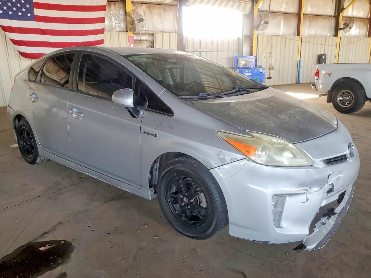 2013 Toyota Prius Two - Image 4