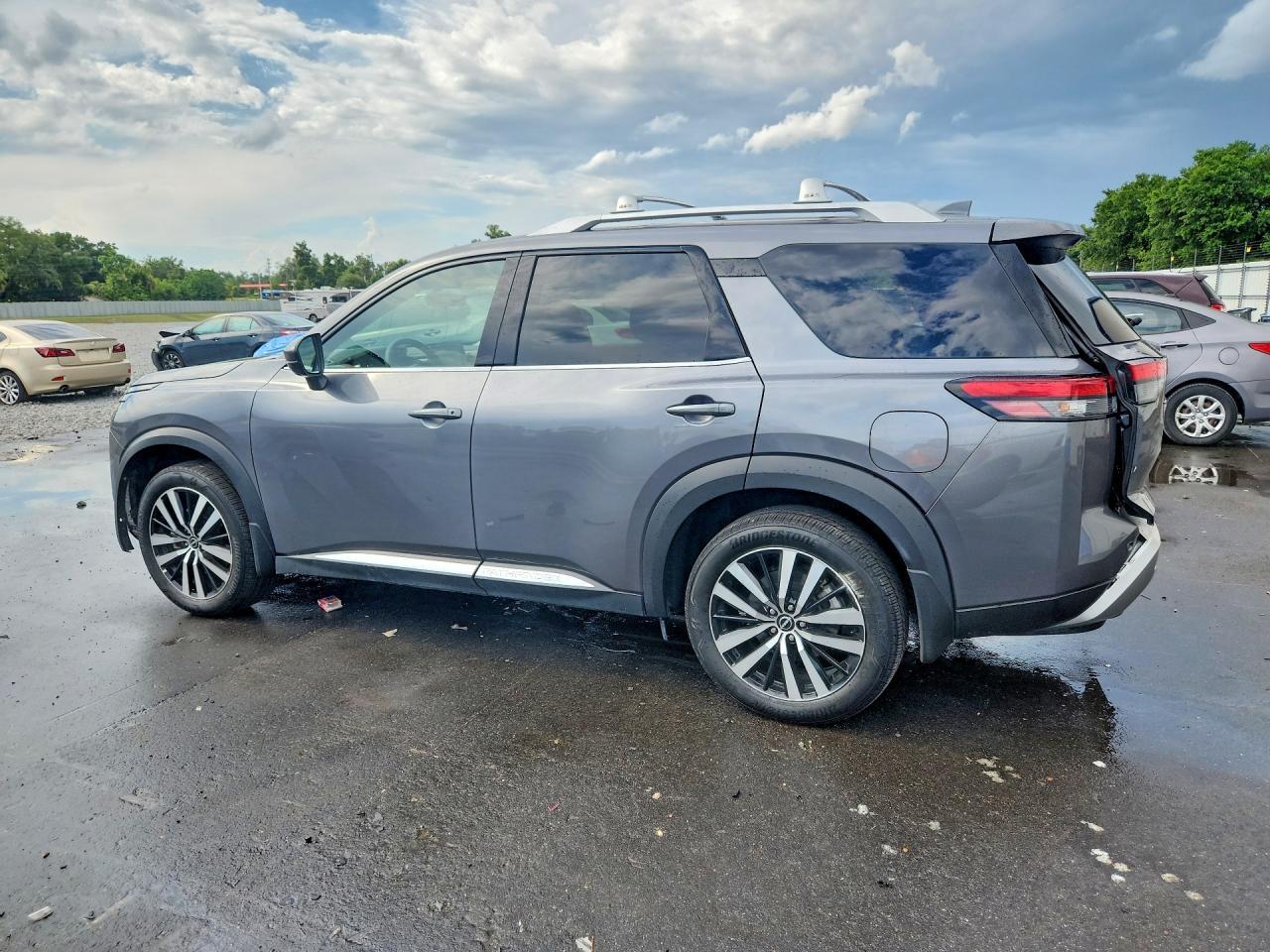 2024 Nissan Pathfinder Platinum - Фото 2