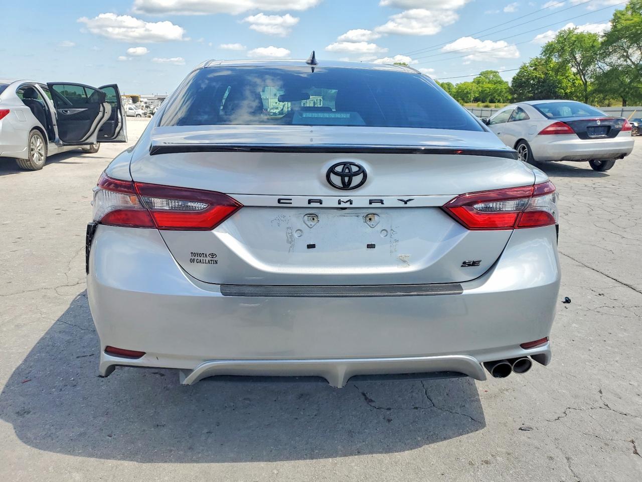 2022 Toyota Camry Se Nightshade - Фото 6