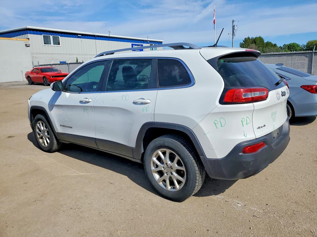 2015 Jeep Cherokee Latitude - Фото 2