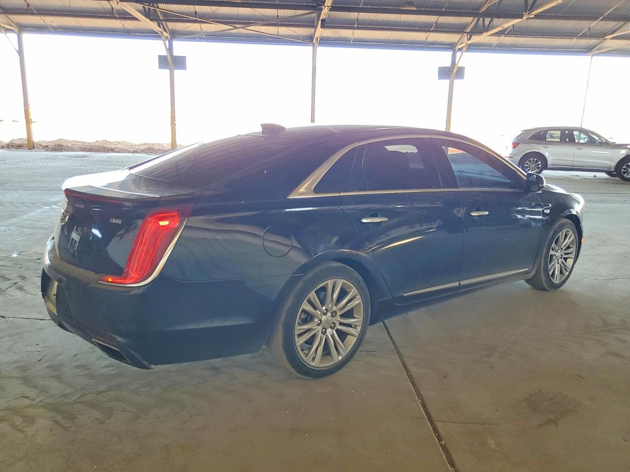 2018 Cadillac Xts Luxury - Image 3