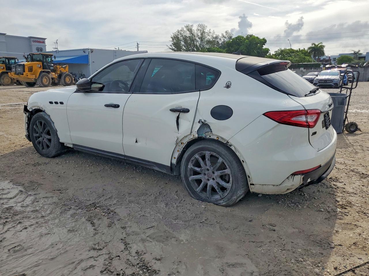 2017 Maserati Levante - Фото 2