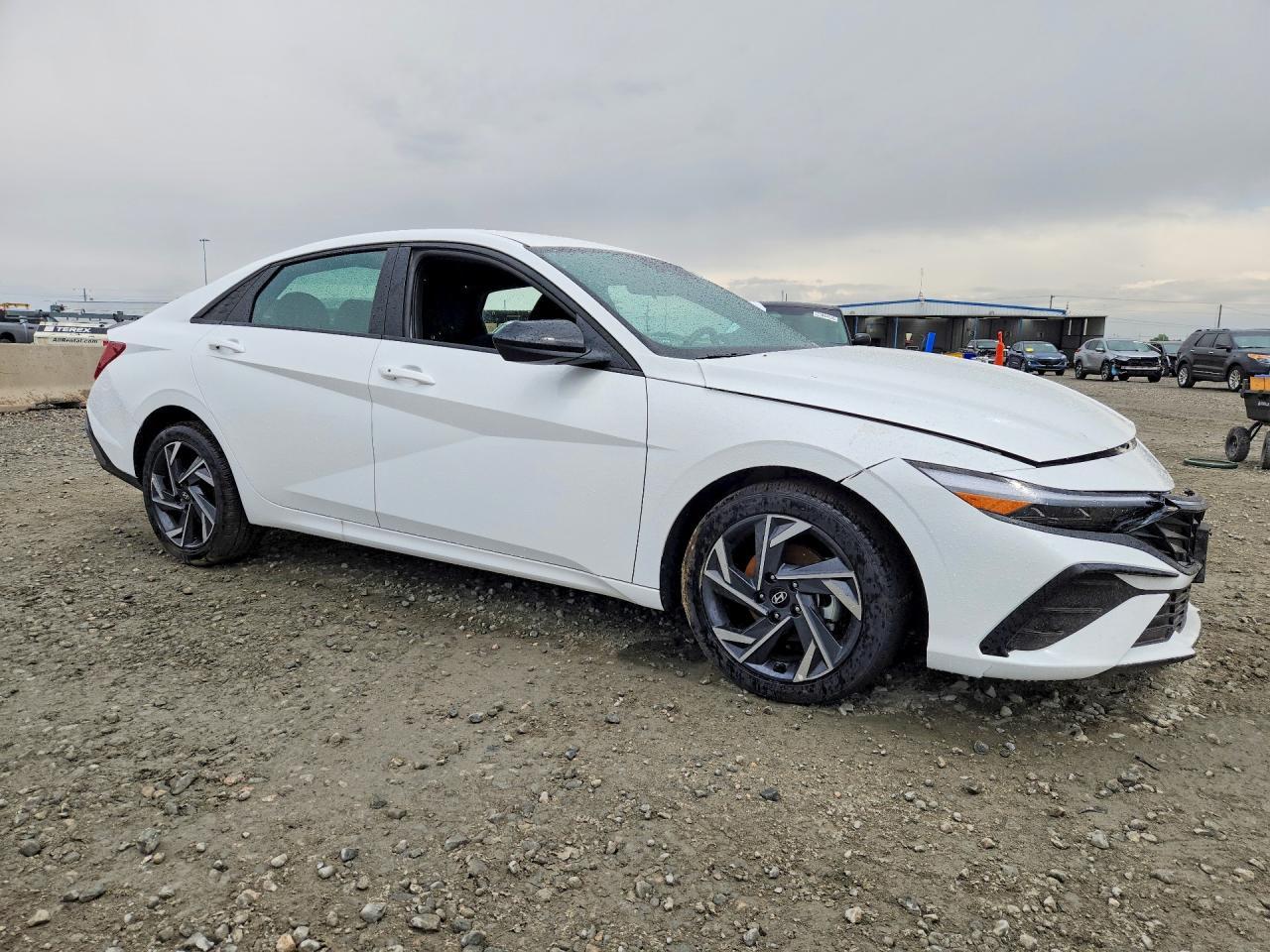 2025 Hyundai Elantra Sel Sport - Image 4