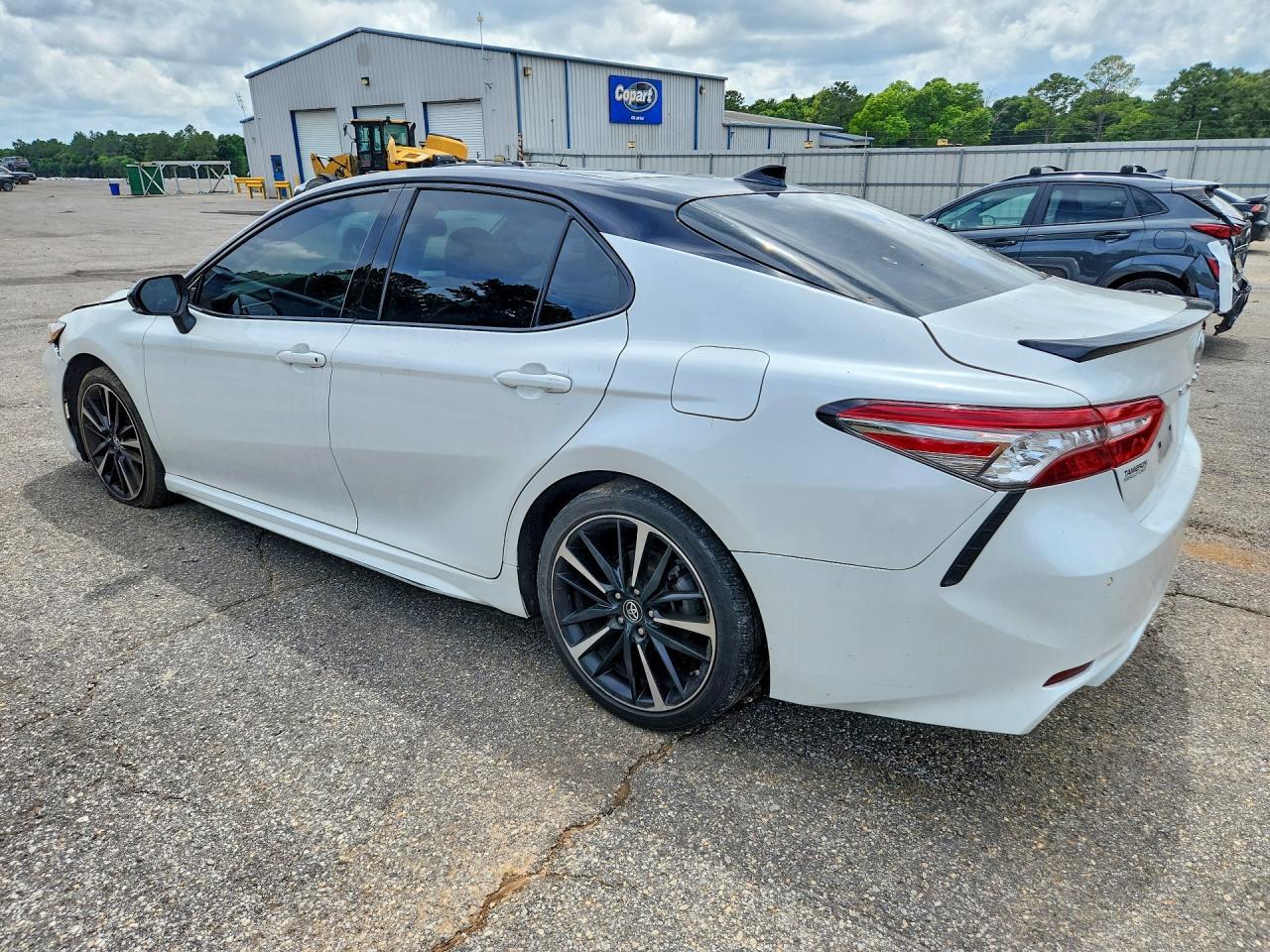 2019 Toyota Camry Xse V6 - Image 2