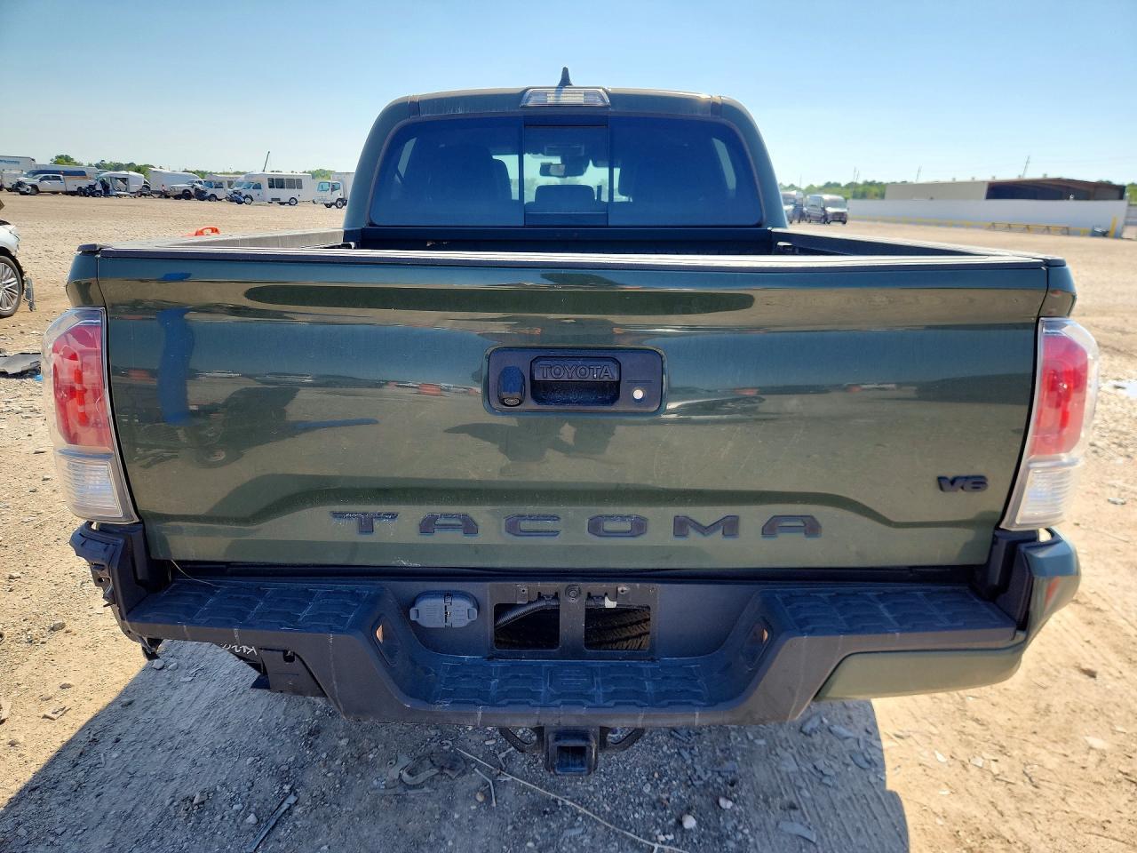2022 Toyota Tacoma - Фото 6