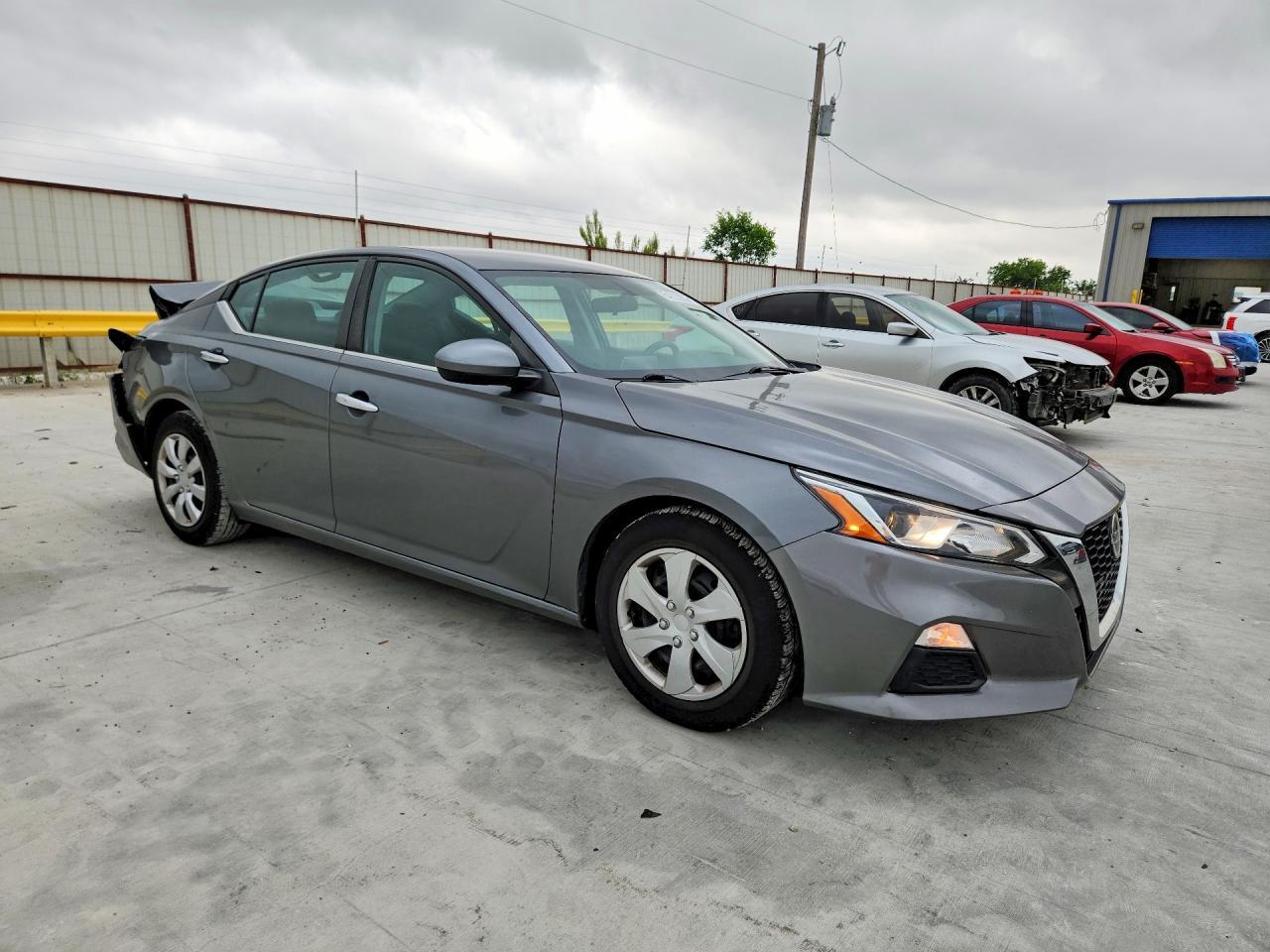 2020 Nissan Altima S - Фото 4