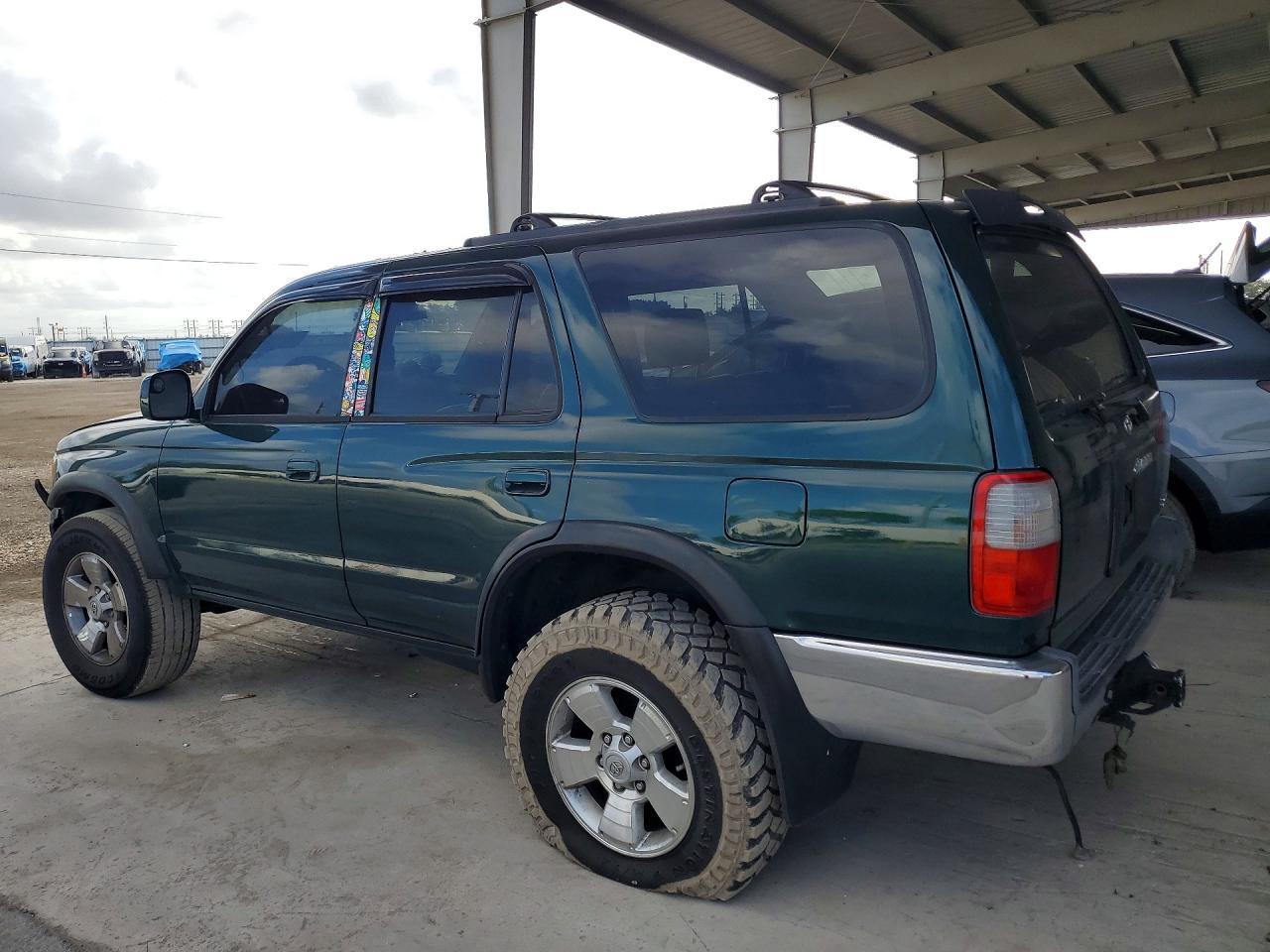 2000 Toyota 4Runner Sr5 - Image 2