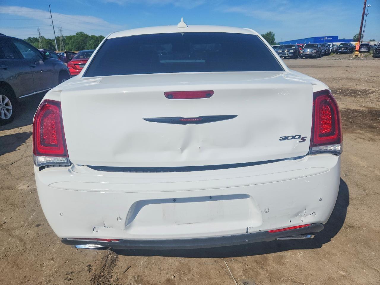 2021 Chrysler 300 S - Фото 6