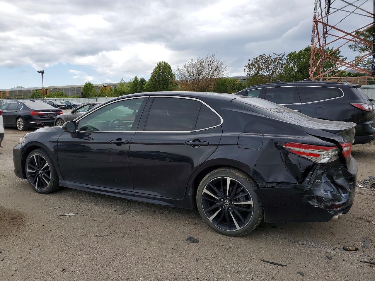 2019 Toyota Camry Xse - Фото 2
