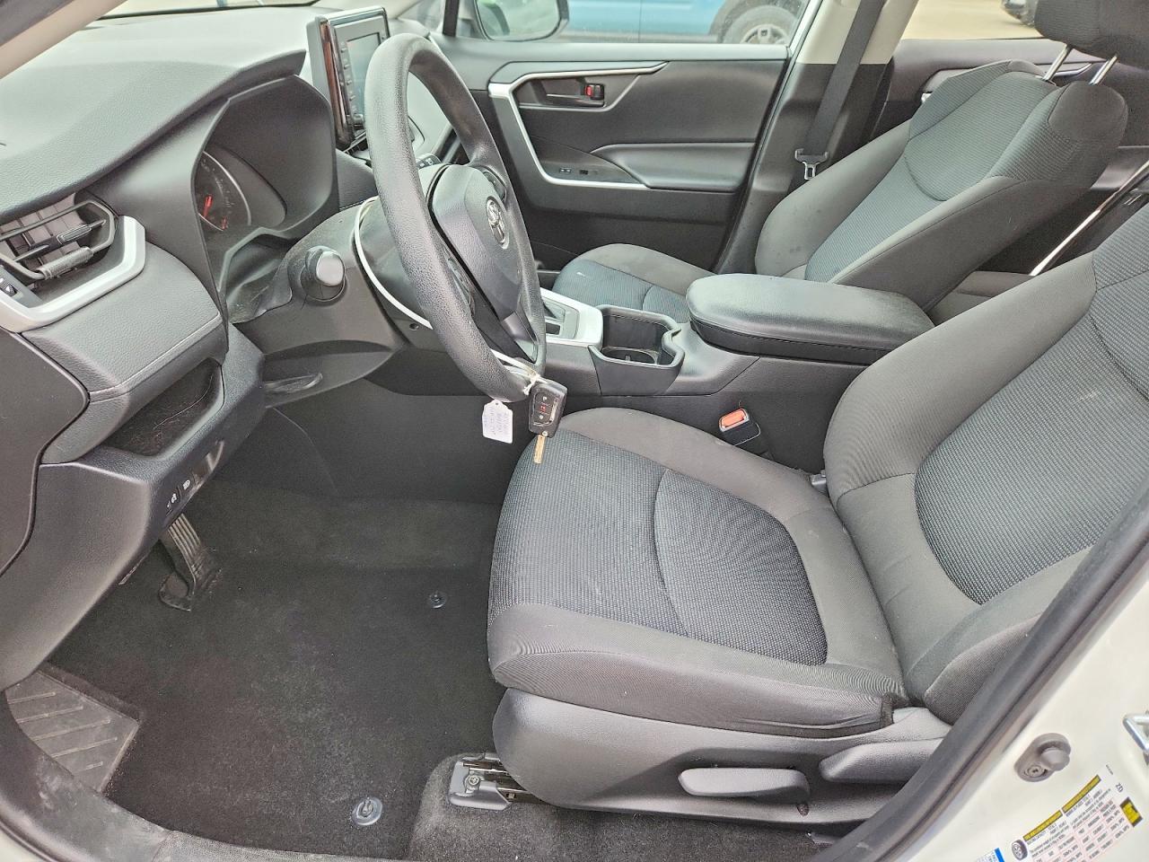 2022 Toyota Rav4 Le - Image 7