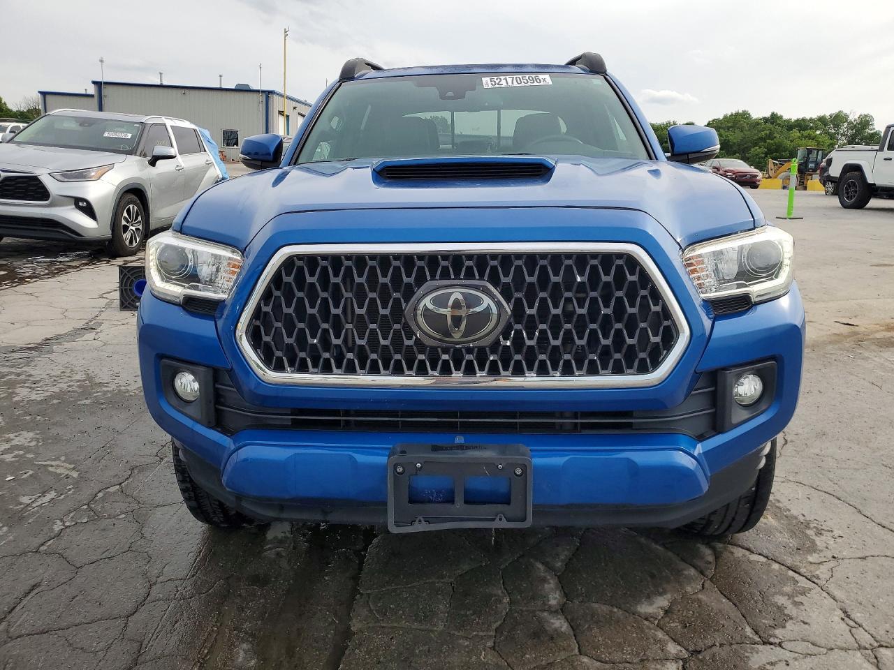 2018 Toyota Tacoma Trd Sport - Image 5