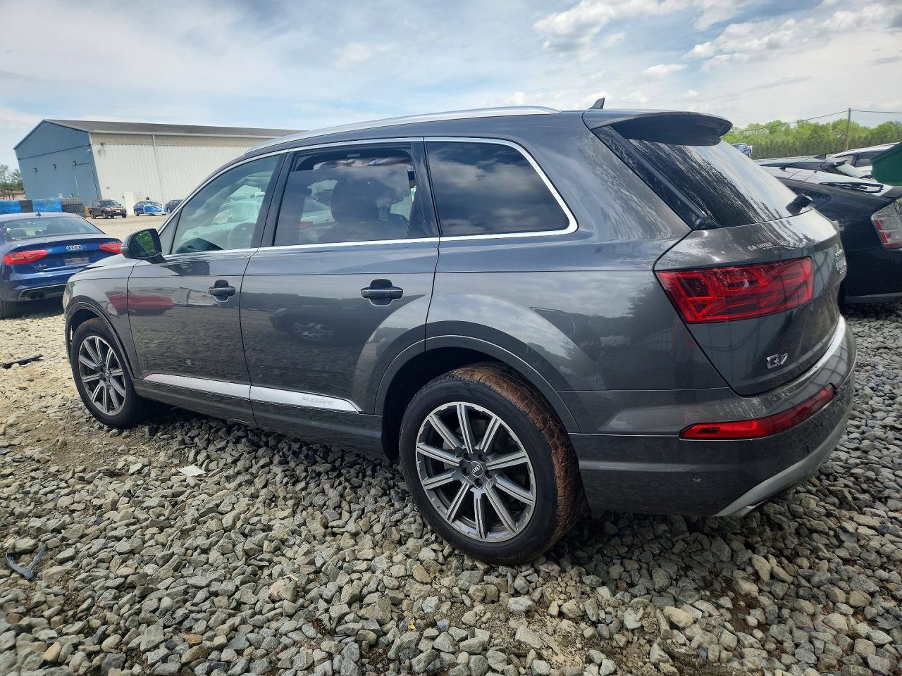 2019 Audi Q7 Premium Plus - Image 2
