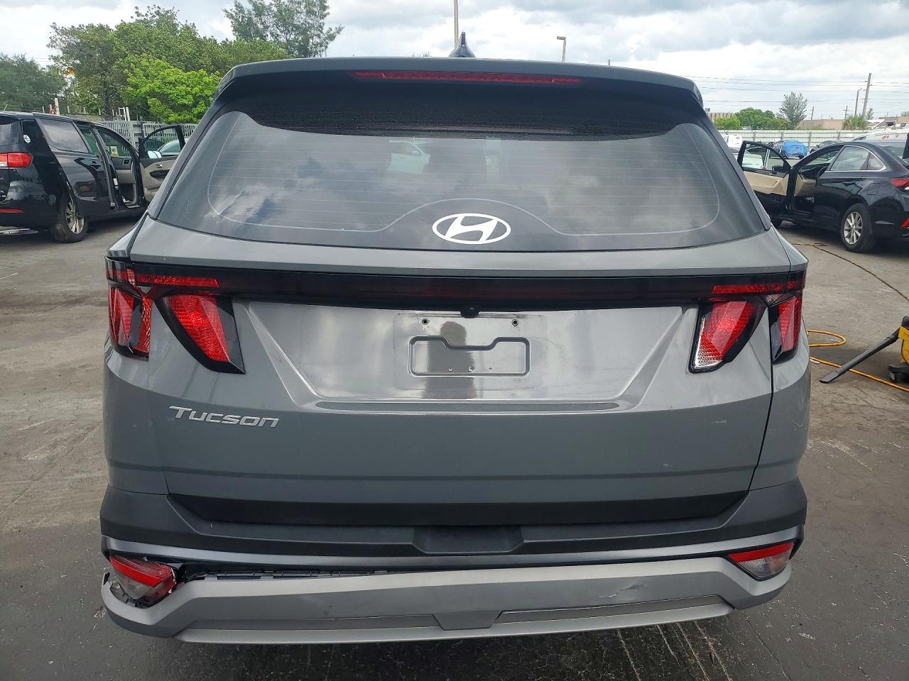 2025 Hyundai Tucson Se - Image 6