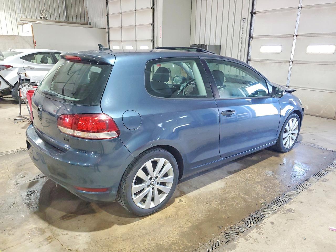 2012 Volkswagen Golf - Image 3
