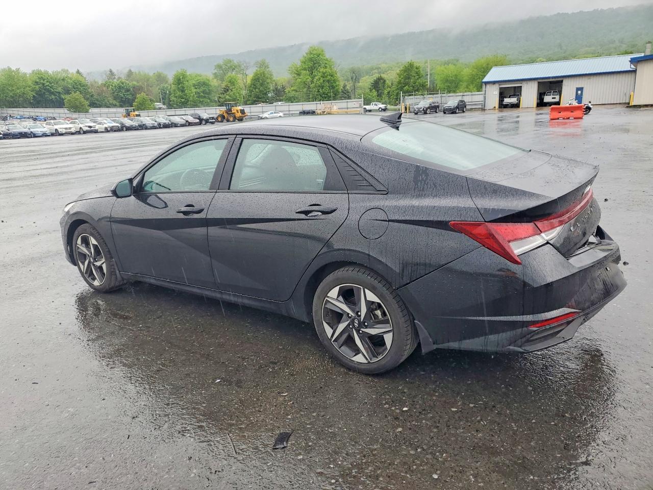 2023 Hyundai Elantra Sel - Image 2