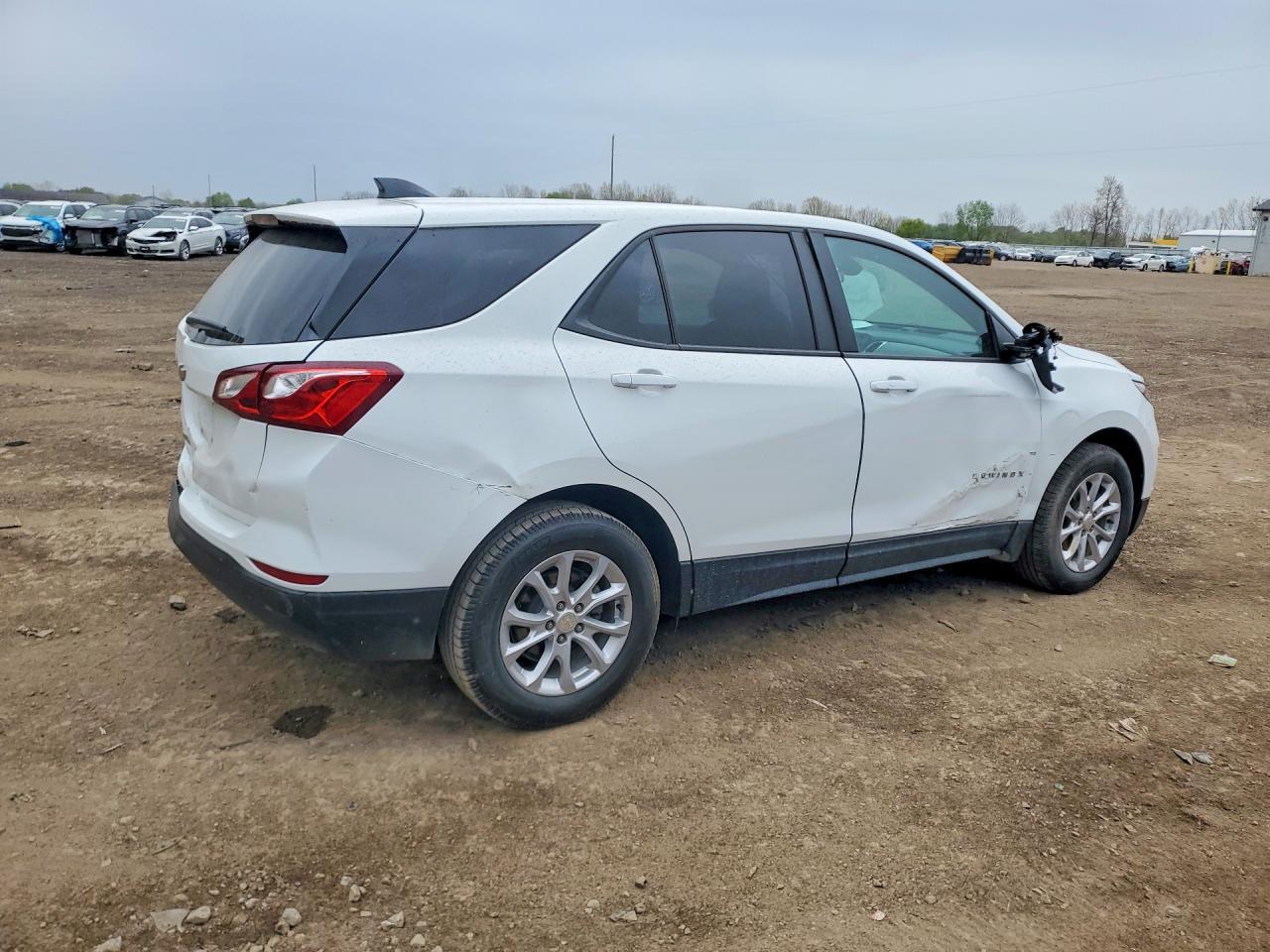 2020 Chevrolet Equinox Ls - Фото 3