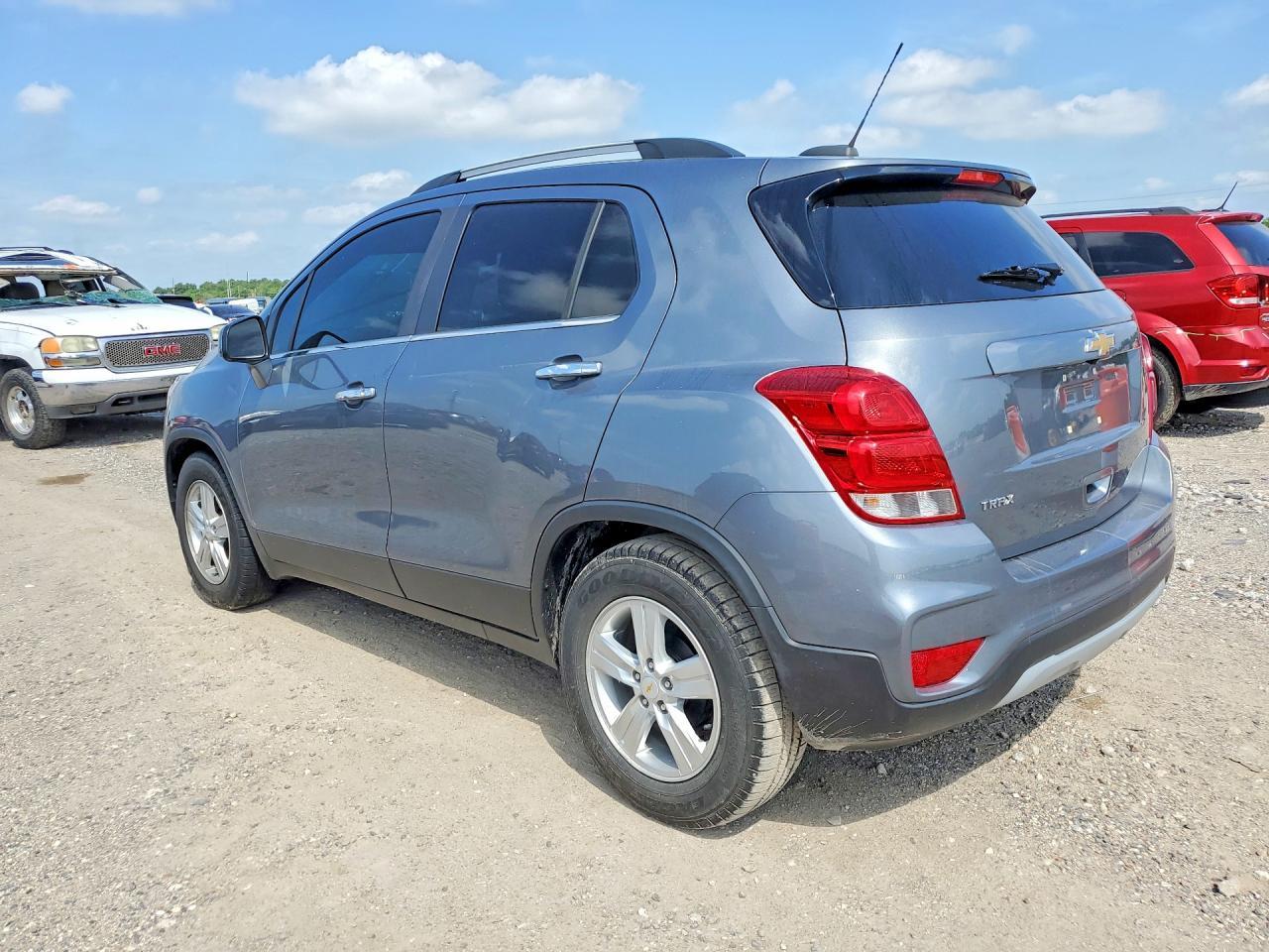 2019 Chevrolet Trax 1Lt - Image 2