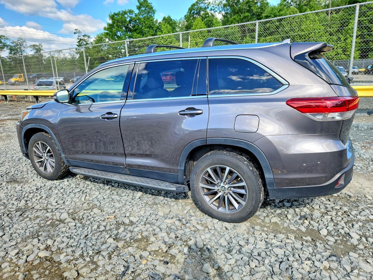 2019 Toyota Highlander Xle - Фото 2