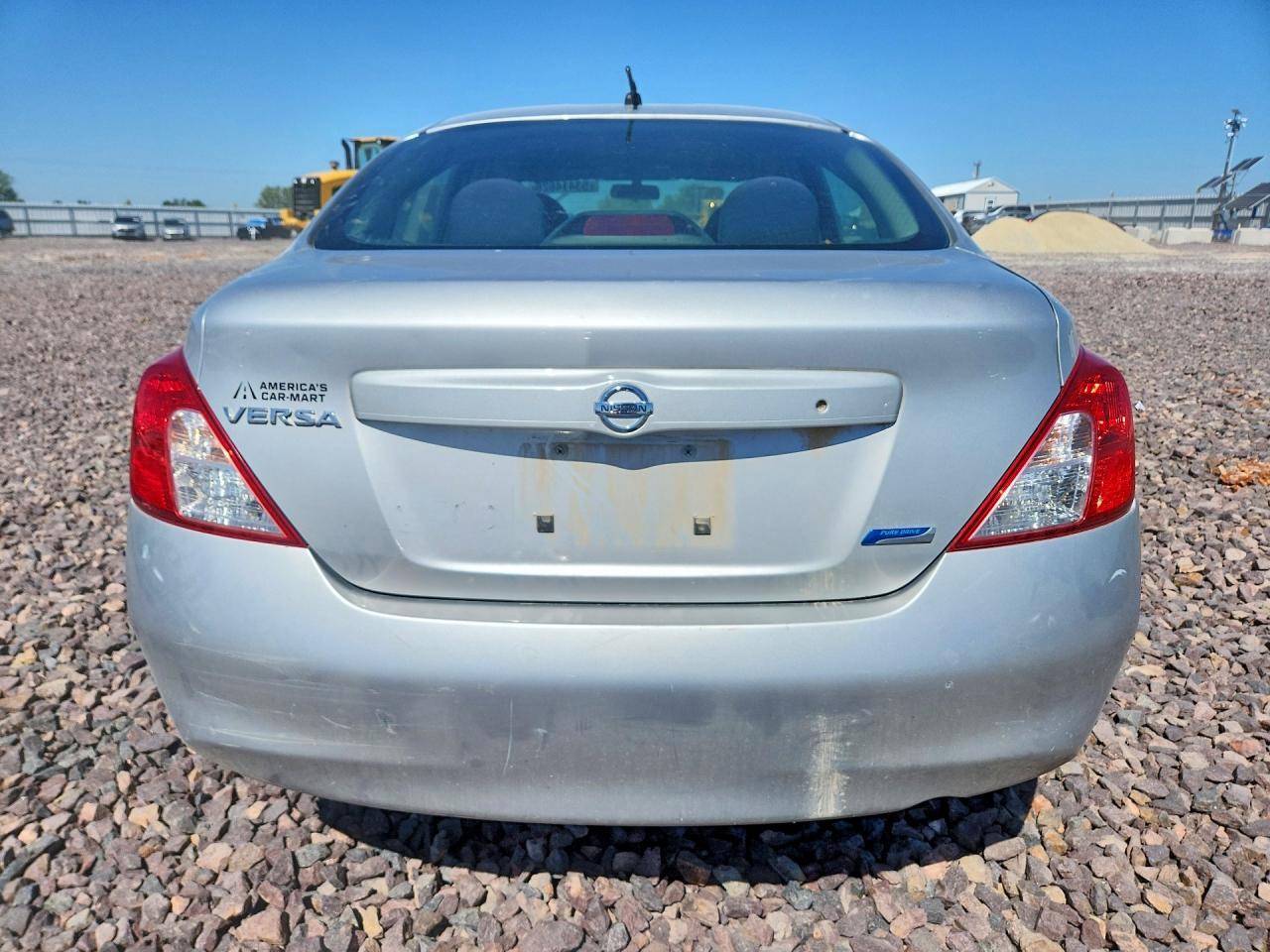 2012 Nissan Versa 1.6 S - Image 6