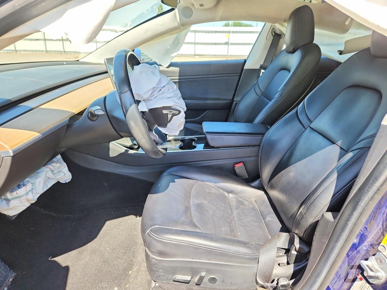 2017 Tesla Model 3 - Фото 7